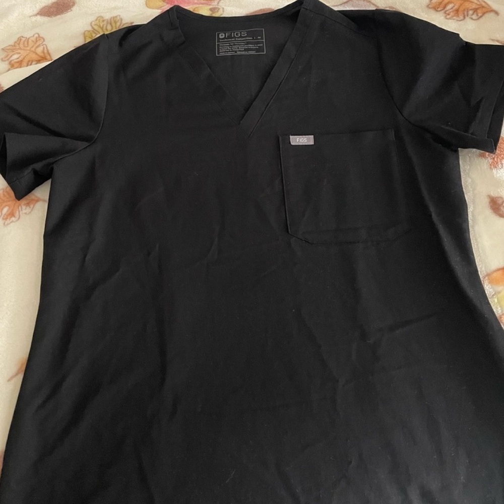 Women's FIGS SET scrub top & joggers size M